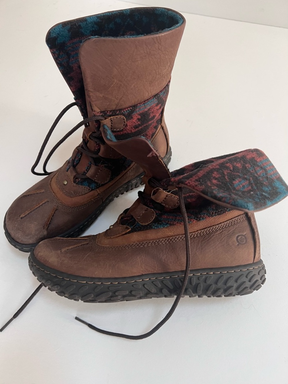 Born Winter Boots - Picture 11 of 16